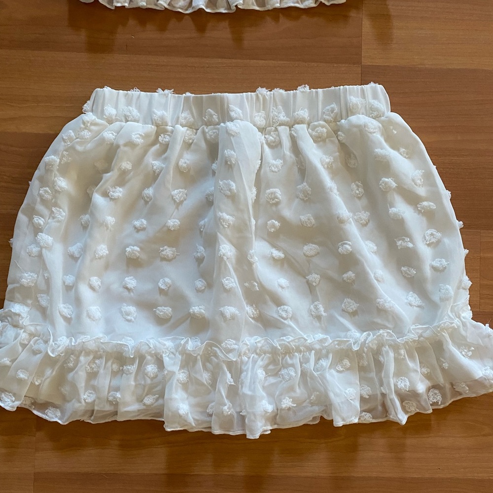 Two piece set - Picture 2 of 4